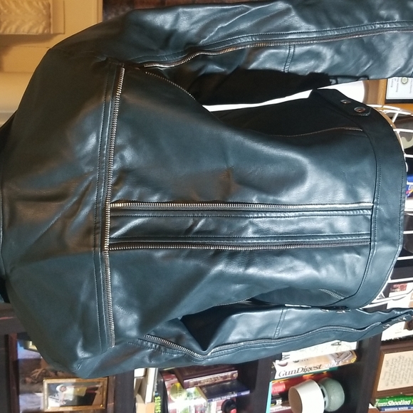 COVERGIRL❣️Blank NYC Green jacket - Picture 8 of 12